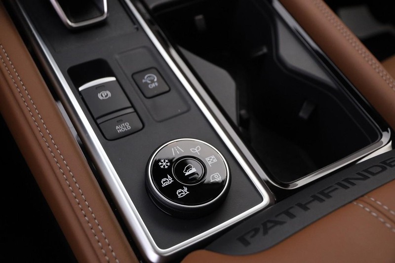 Nissan Pathfinder Vehicle Image 20