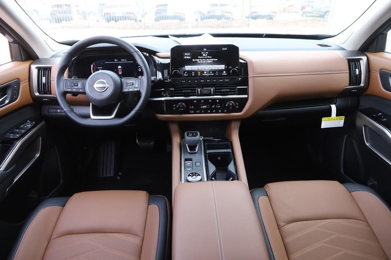 Nissan Pathfinder Vehicle Image 22