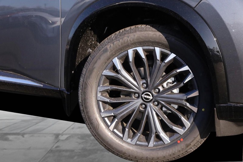 Nissan Rogue Vehicle Image 03