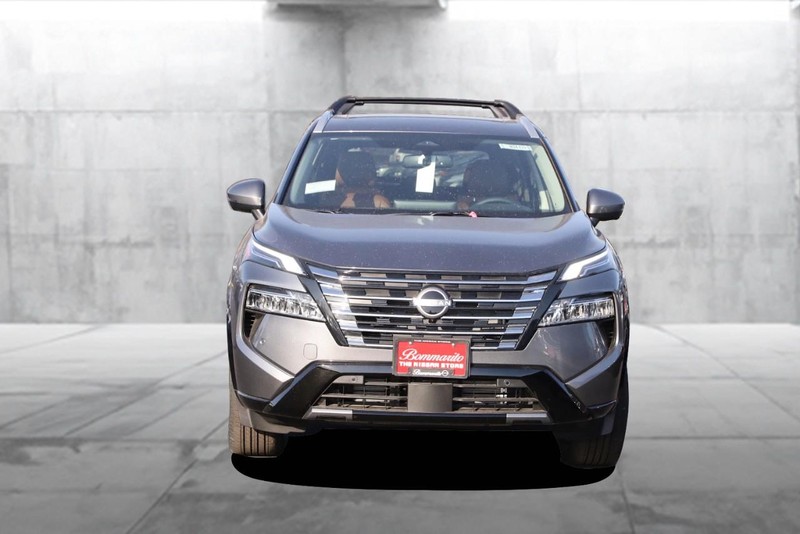 Nissan Rogue Vehicle Image 04