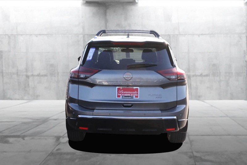 Nissan Rogue Vehicle Image 06
