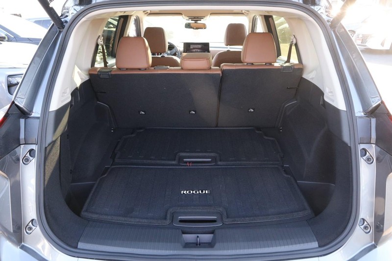 Nissan Rogue Vehicle Image 07