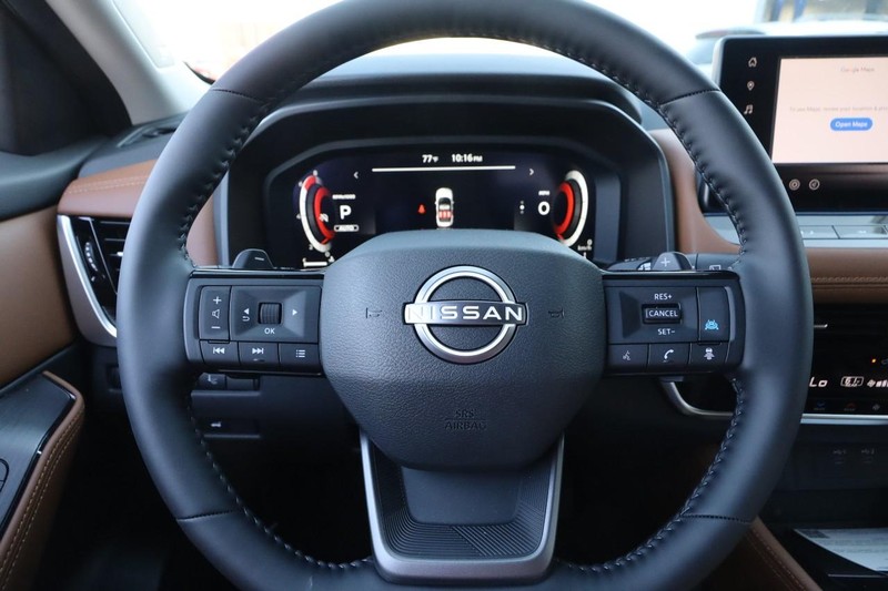 Nissan Rogue Vehicle Image 12