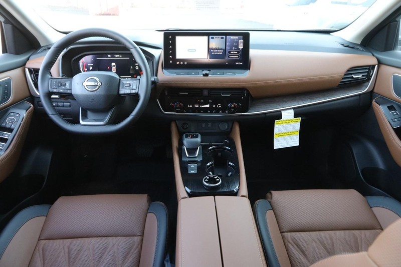 Nissan Rogue Vehicle Image 22