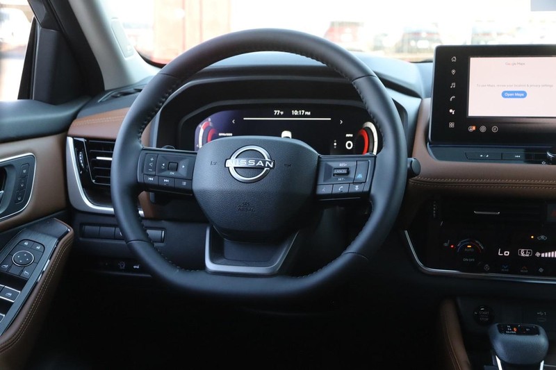 Nissan Rogue Vehicle Image 24