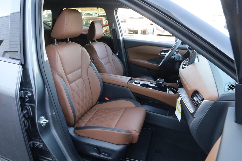 Nissan Rogue Vehicle Image 27
