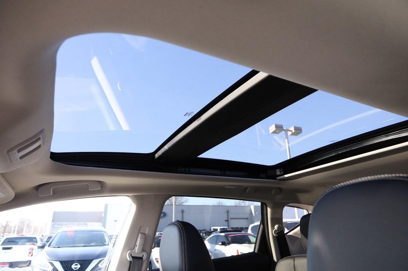 Nissan Murano Vehicle Image 09