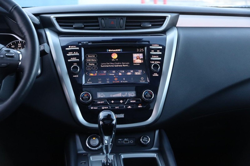 Nissan Murano Vehicle Image 25