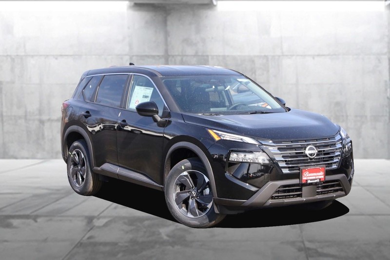 Nissan Rogue Vehicle Image 02