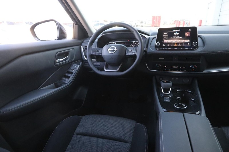 Nissan Rogue Vehicle Image 22