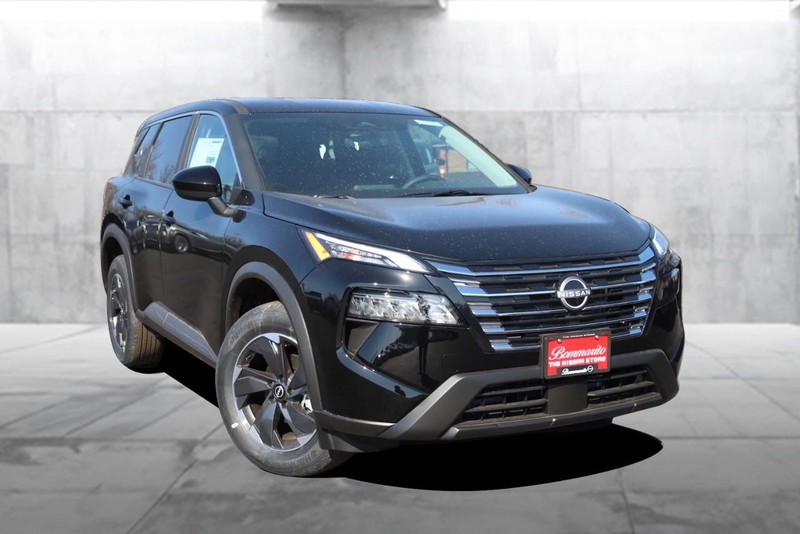 Nissan Rogue Vehicle Image 02