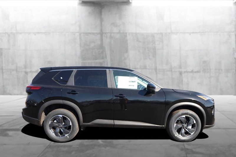 Nissan Rogue Vehicle Image 06