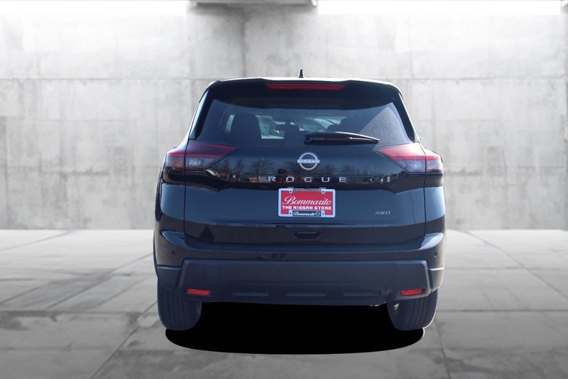 Nissan Rogue Vehicle Image 07