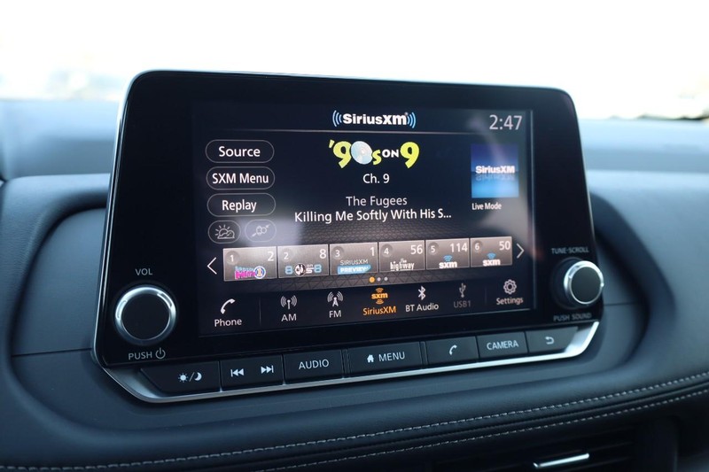 Nissan Rogue Vehicle Image 13