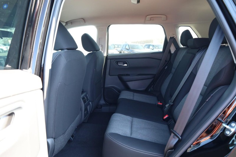 Nissan Rogue Vehicle Image 22