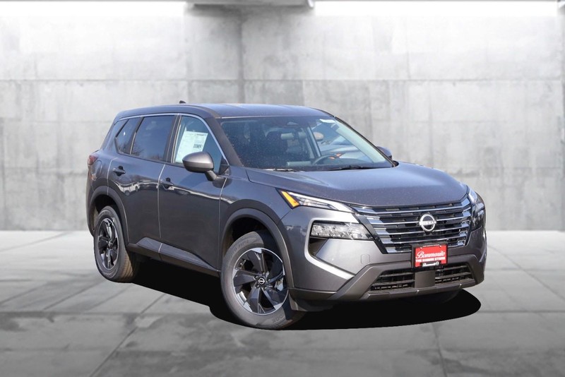 Nissan Rogue Vehicle Image 02