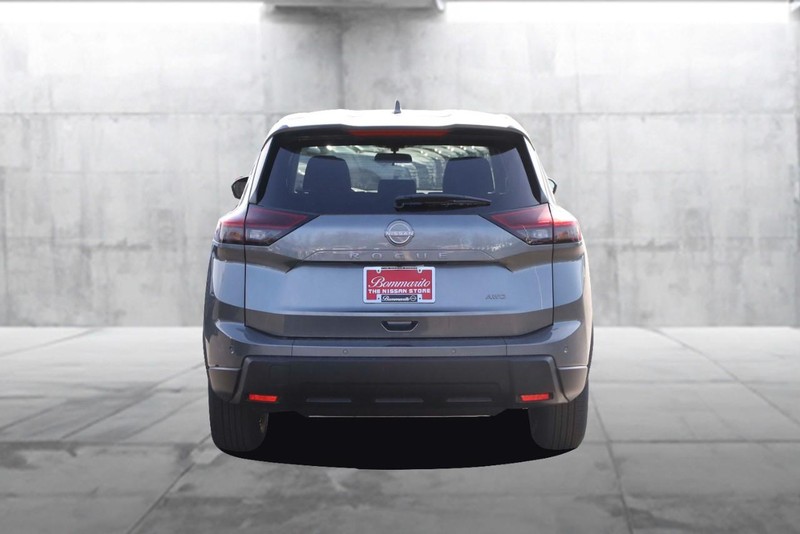 Nissan Rogue Vehicle Image 06