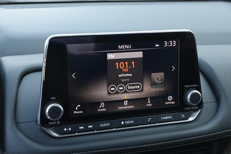 Nissan Rogue Vehicle Image 16