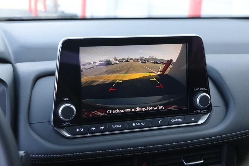 Nissan Rogue Vehicle Image 17