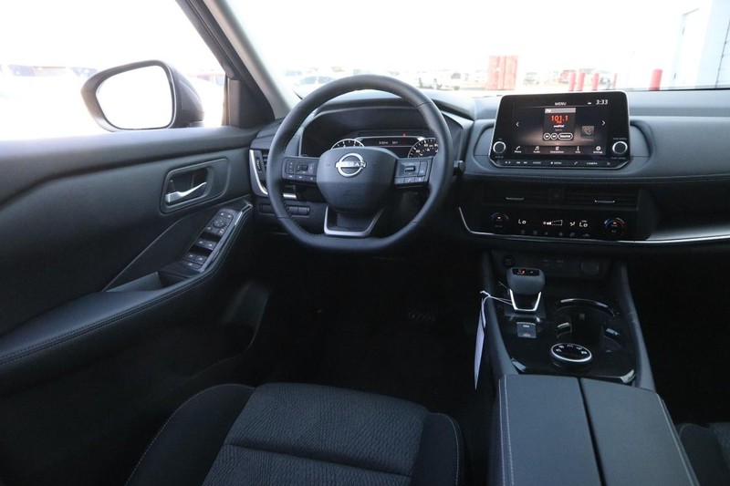 Nissan Rogue Vehicle Image 22