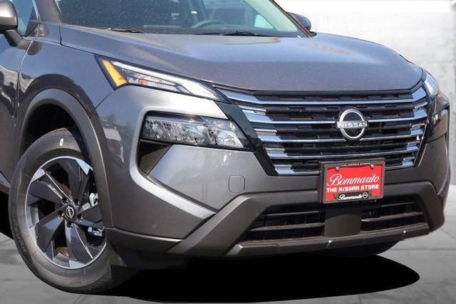 Nissan Rogue Vehicle Image 04