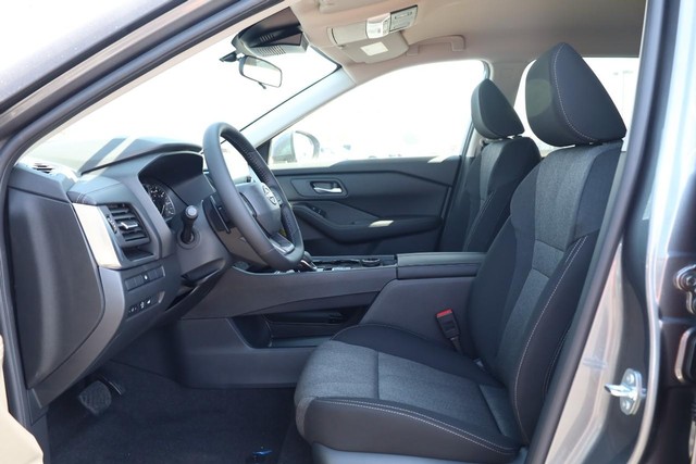 Nissan Rogue Vehicle Image 21