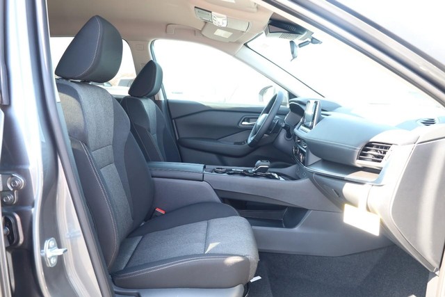 Nissan Rogue Vehicle Image 26