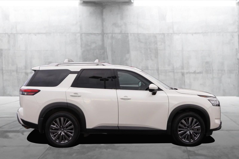 Nissan Pathfinder Vehicle Image 05