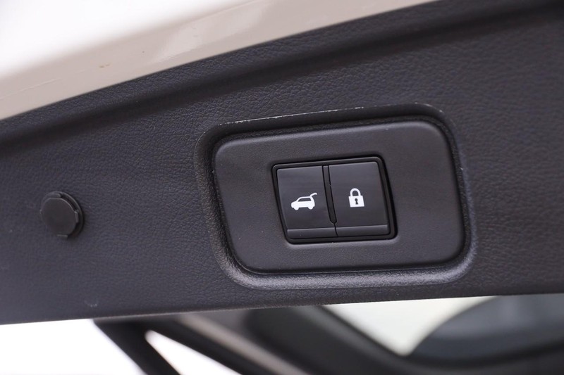 Nissan Pathfinder Vehicle Image 08