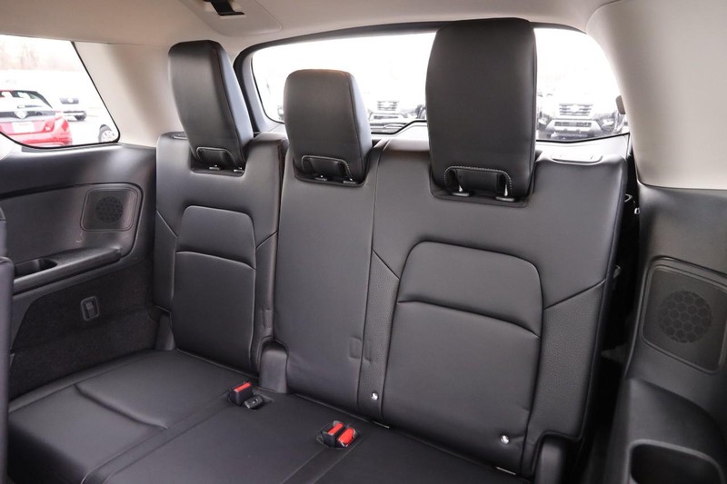 Nissan Pathfinder Vehicle Image 12