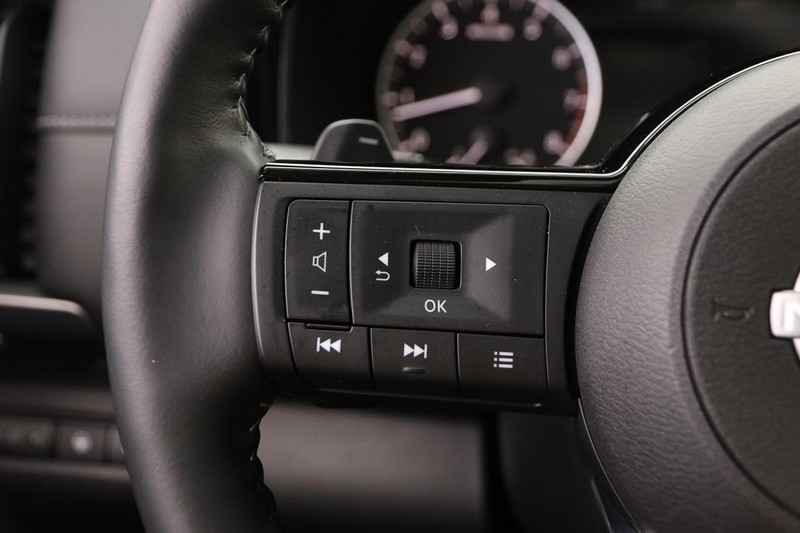 Nissan Pathfinder Vehicle Image 14