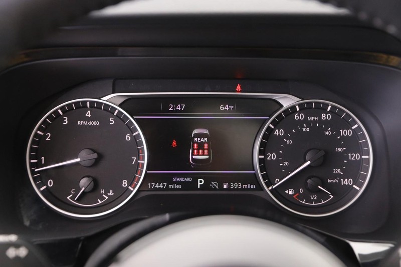 Nissan Pathfinder Vehicle Image 16