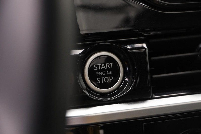 Nissan Pathfinder Vehicle Image 17