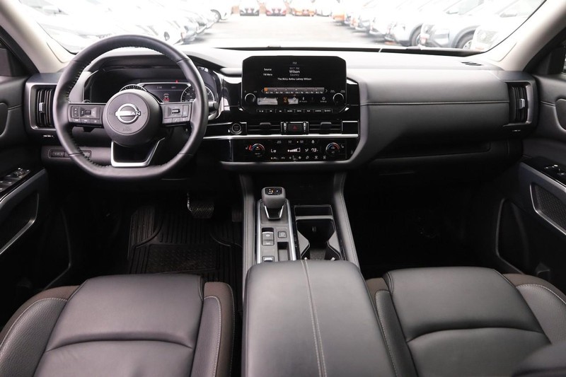 Nissan Pathfinder Vehicle Image 23