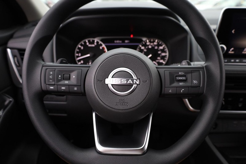 Nissan Rogue Vehicle Image 09