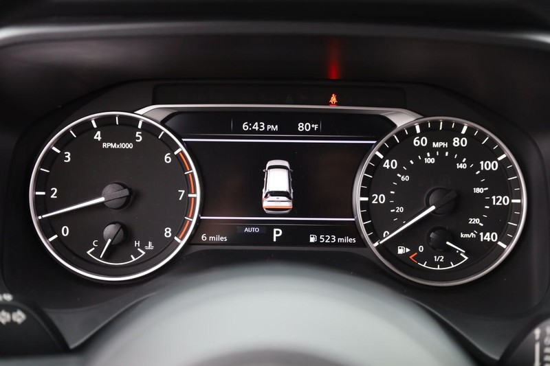 Nissan Rogue Vehicle Image 10