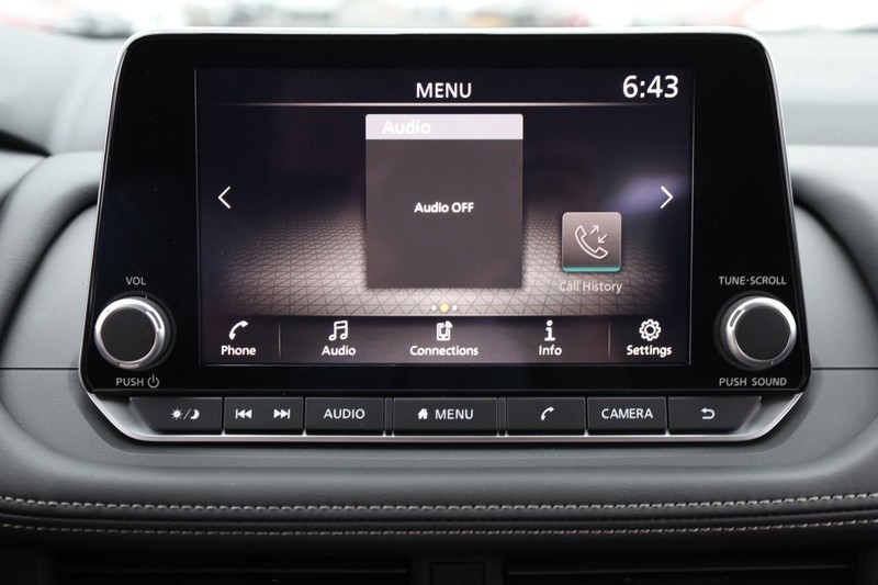 Nissan Rogue Vehicle Image 11