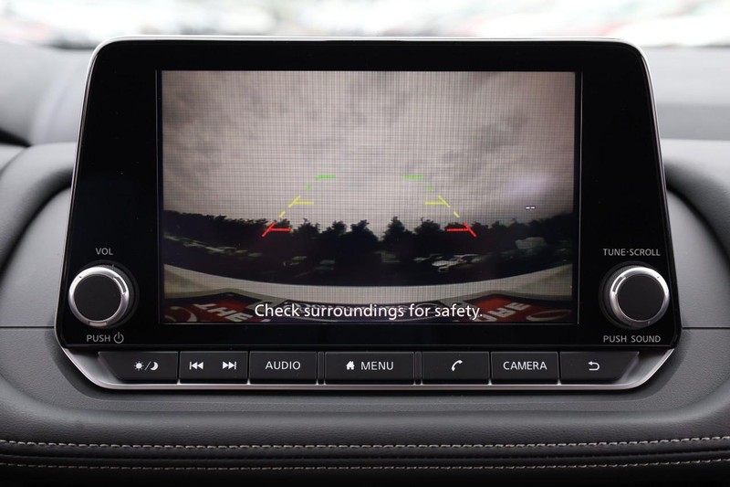 Nissan Rogue Vehicle Image 12
