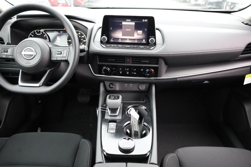 Nissan Rogue Vehicle Image 19