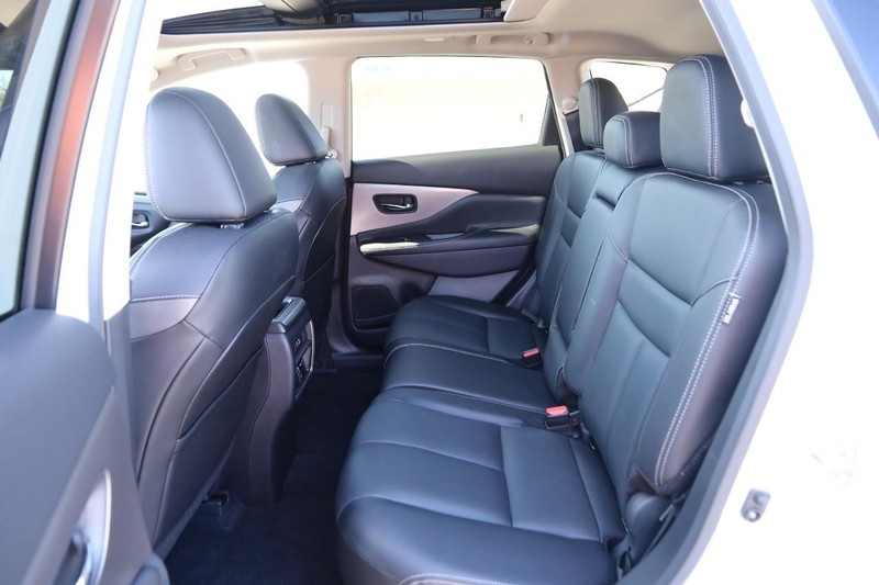 Nissan Murano Vehicle Image 10