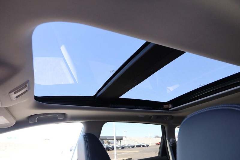 Nissan Murano Vehicle Image 11