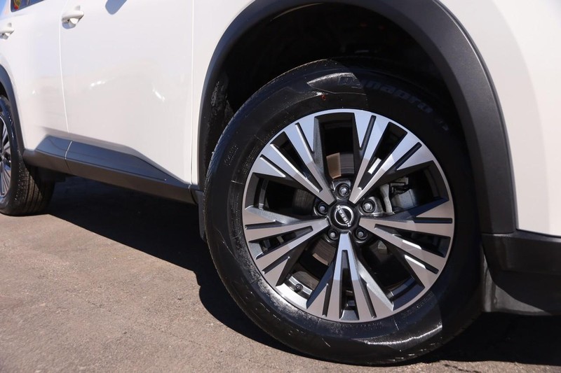 Nissan Murano Vehicle Image 18
