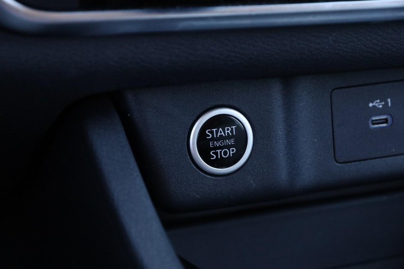 Nissan Murano Vehicle Image 32