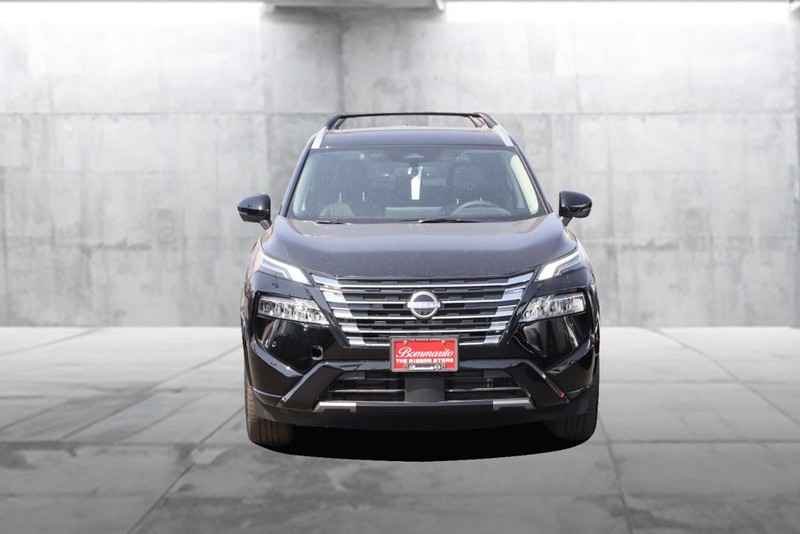 Nissan Rogue Vehicle Image 04