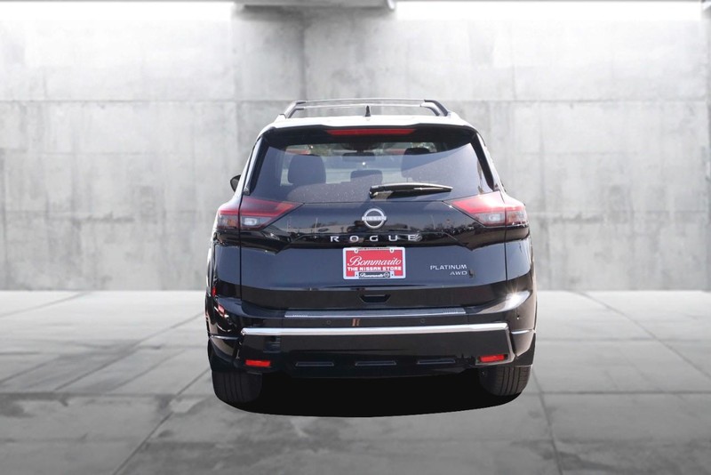 Nissan Rogue Vehicle Image 06