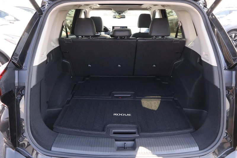 Nissan Rogue Vehicle Image 07