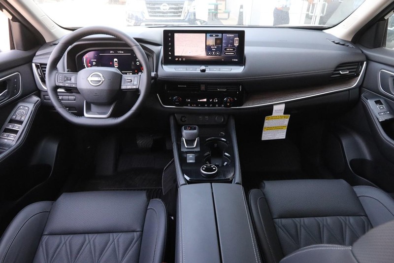 Nissan Rogue Vehicle Image 23