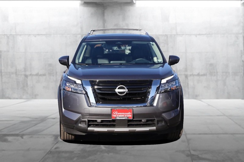 Nissan Pathfinder Vehicle Image 04