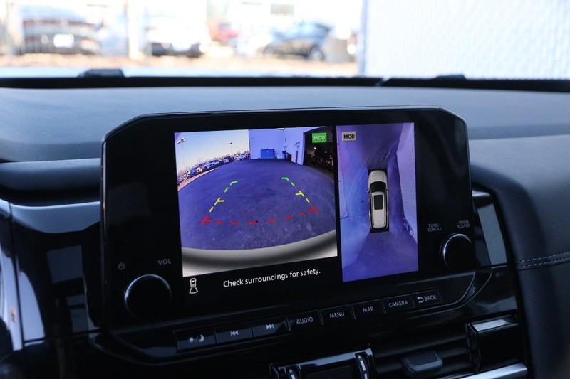 Nissan Pathfinder Vehicle Image 18