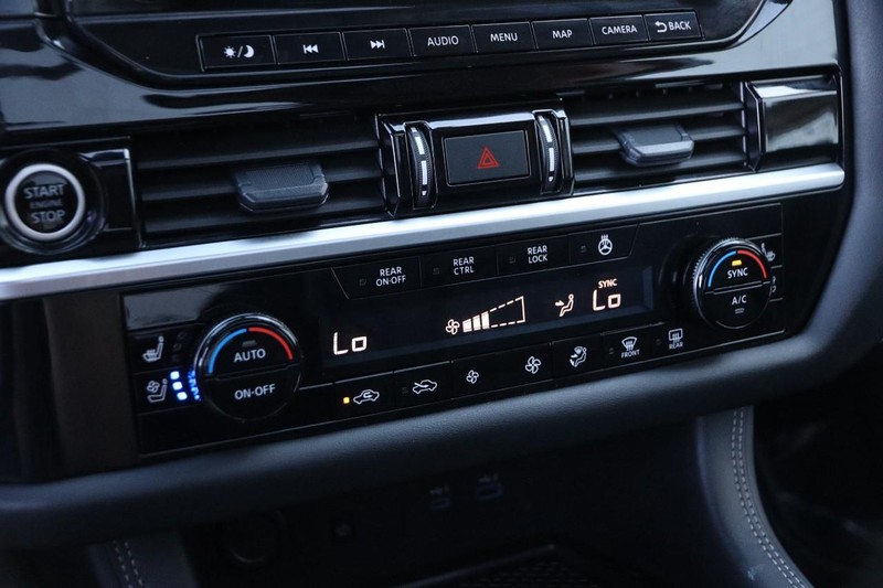 Nissan Pathfinder Vehicle Image 19